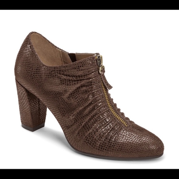 AEROSOLES Shoes - SALE🌹Aerosols. Brown snake heels shoes.